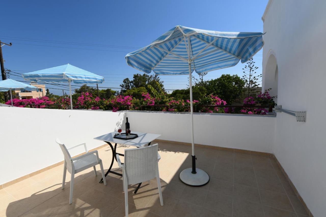 Sunflower Aparthotel Kamari  Exterior photo