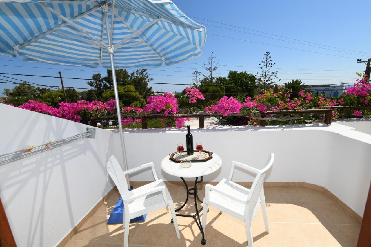 Sunflower Aparthotel Kamari  Exterior photo