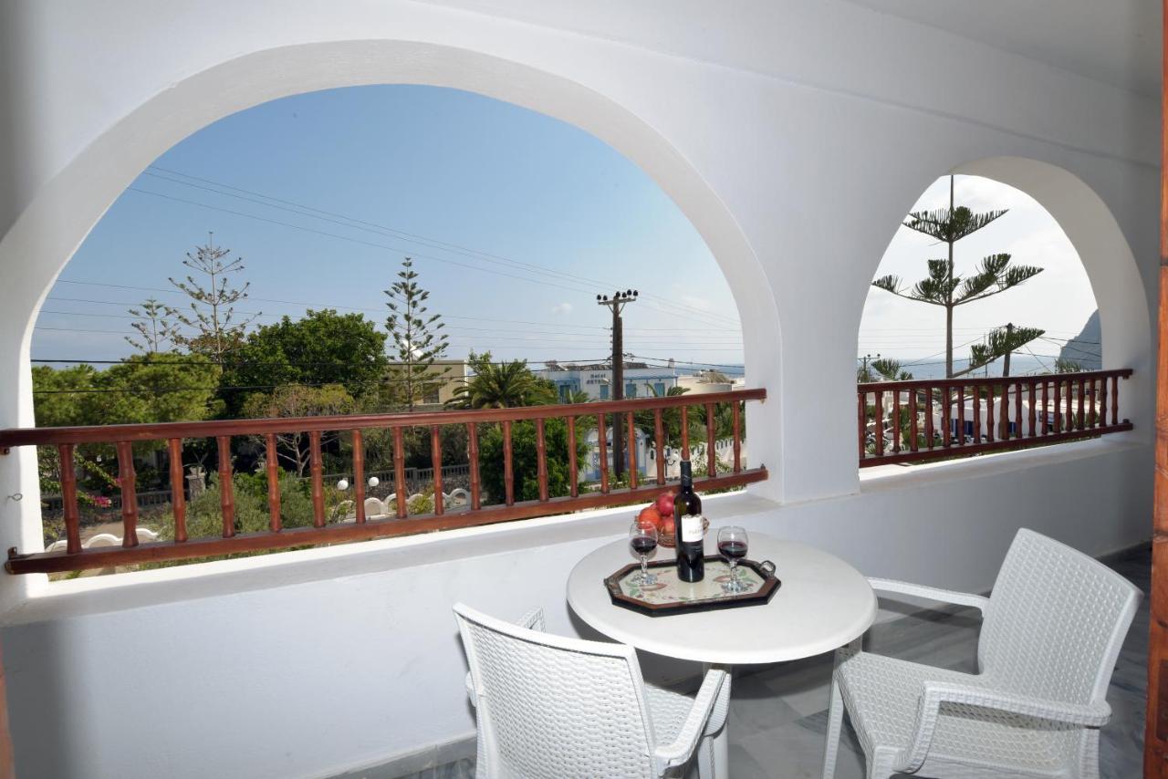 Sunflower Aparthotel Kamari  Exterior photo